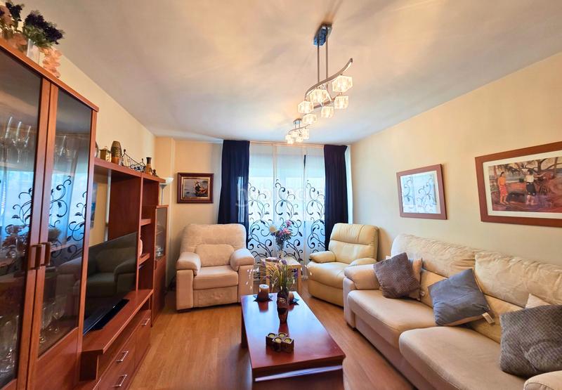 Foto 5b868d6d-02fd-4ddd-89cb-1b4cd000fc18. Etagenwohnung mit heizung parking in Vista Alegre Madrid