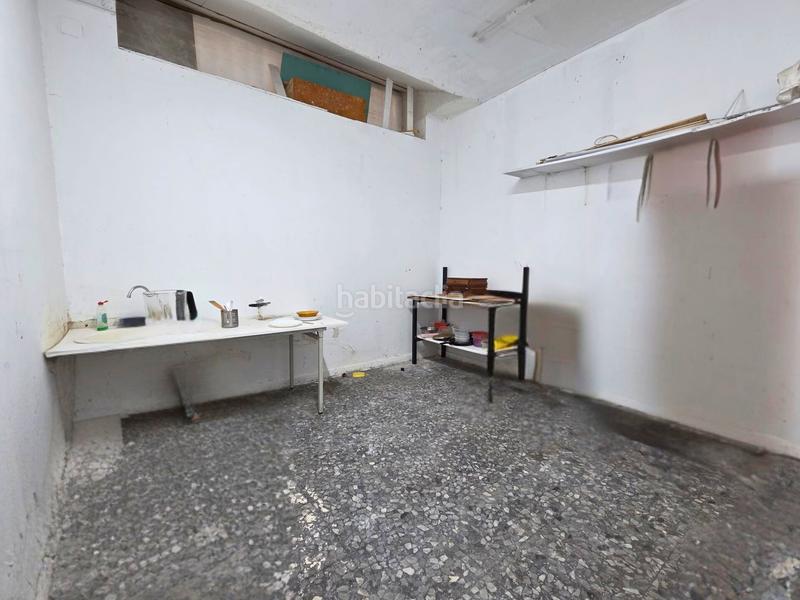 Foto b83bb0cd-4a65-4ec5-a17d-b58d76bf16d6. Alquiler local comercial en calle sierra de albarracín 6 en Alcorcón