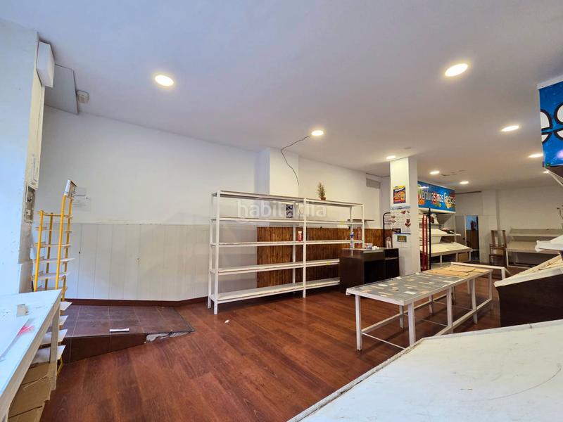 Foto b056afec-80d4-47b2-b5e9-75b828d52570. Location local commercial dans calle sierra de albarracín 6 dans Alcorcón