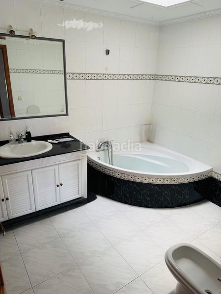 Foto a188c243-bd1c-48e5-9c7b-d6c7b900ef96. Casa adossada amb aparcament piscina a Rinconada (La)