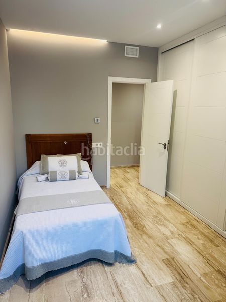 Foto f37ef640-d584-4985-a6ff-44d91bc908a9. Planta baixa amb calefacció aparcament a San Carlos - San José Sevilla