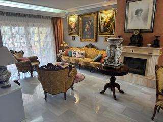 Doppelhaus in Calle de fray diego de cádiz 150. Oportunidad magnífica casa en morón de la frontera!