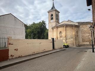 Terreny residencial  Calle de san miguel 21. Terreno urbano con una superficie de 147 m2, edificable en altur