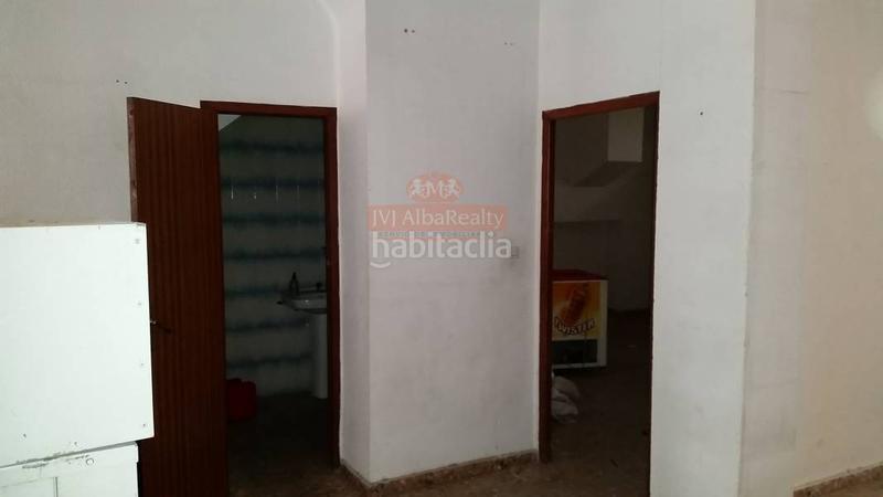 Foto 4d34b48c-94c8-480a-916c-837f492e9bfe. Alquiler local comercial amplio local con oportunidad de reforma. en Albacete