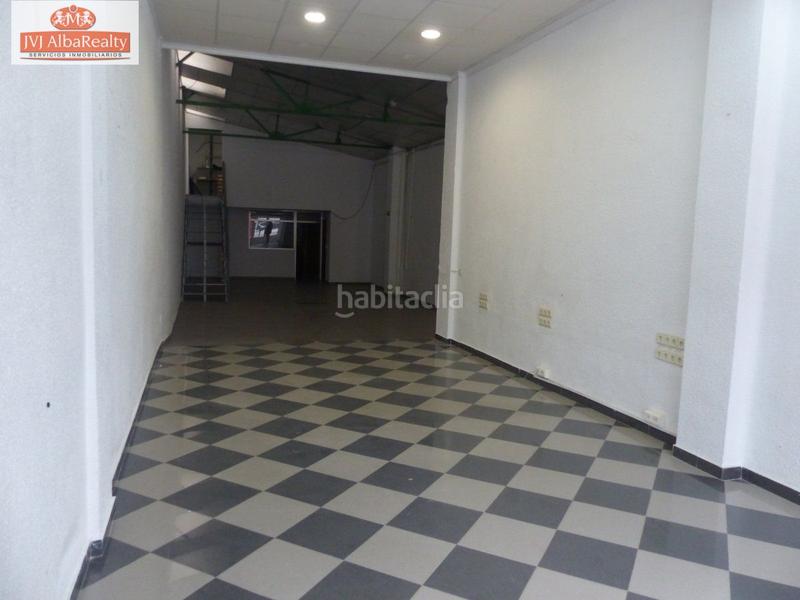 Foto 79e37cb4-7f46-41ed-83ca-af7aacfd9e53. Alquiler local comercial local diafano frente a llanos del aguila en Albacete