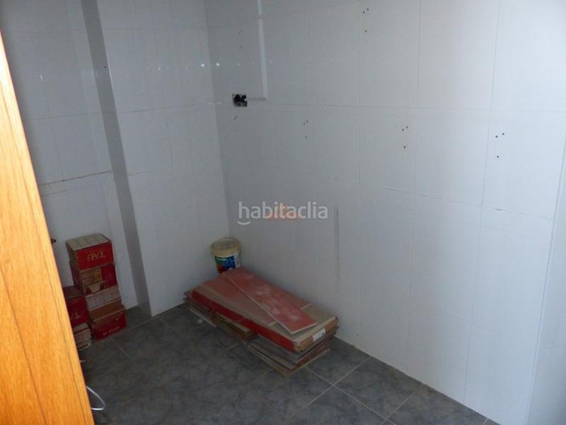 Foto 4b775e89-7ef3-4c70-a651-01ea7dd66e5d. Alquiler local comercial se alquila local de 2oom en zona circunvalacioncarrefour. en Albacete