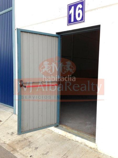 Foto e2e2c2e2-67da-4fee-80e2-420d3fb8656d. Nau industrial a Chinchilla de Monte - Aragón