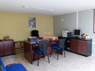 Office space in Feria. Entreplanta comercial en zona feria