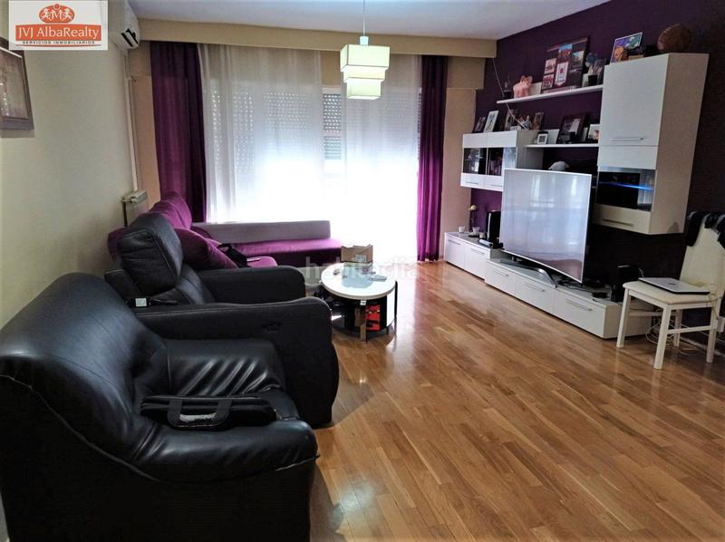 Foto 5f19533f-7447-423e-8340-4e17db400431. Casa adossada amb calefacció aparcament piscina a Albacete