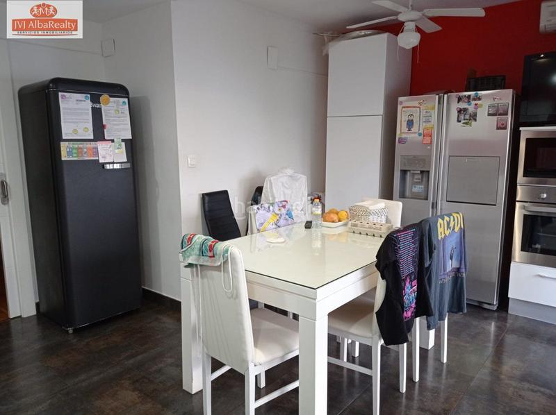 Foto b17b0289-bcfc-4d21-8894-8b53ab017418. Casa adossada amb calefacció aparcament piscina a Albacete