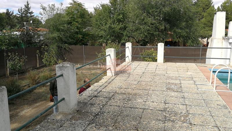 Foto cdb46d64-1b80-4264-9a09-cc4cd2ec9cef. Chalet mit parking in Pedanías - Extrarradio Albacete