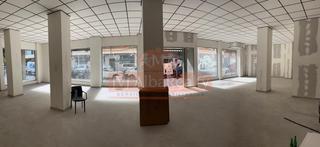 Locale commerciale in Industria