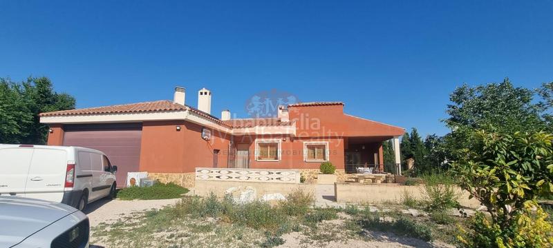Foto f03e8a02-7a09-4c55-9a05-727bfaff05bd. Chalet se vende chalet en la urbanización aguacampada en Albacete