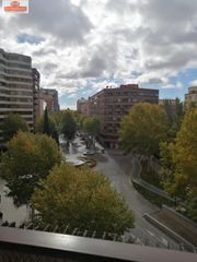 Etagenwohnung en Centro. Espectacular vivienda en plena avenida de espa�a con plaza de ga