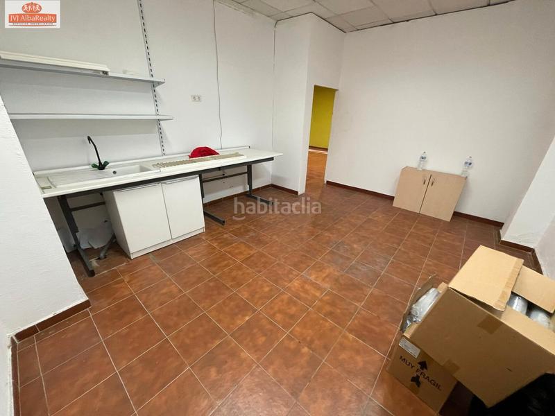 Foto 698784b1-db7f-4327-9a70-6c759a476436. Alquiler local comercial se alquila local zona ensanchefranciscanos totalmente acondicionado no tiene salida de humos. en Albacete