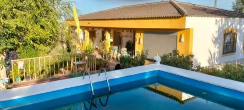 Foto 123408fc-0e75-4f76-99be-8eda74efae71. Chalet mit parking in Feria Albacete