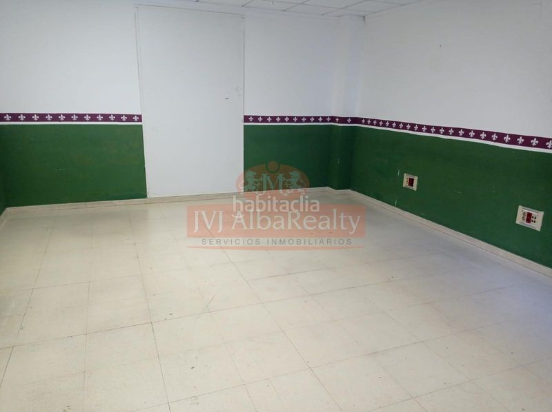 Foto 811ded2c-e1b1-4fd2-b591-228b2bf0103e. Rent business premise in Feria Albacete