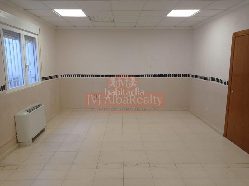 Foto cac1cdab-ccad-4dfc-ab2e-17779d1ffaf2. Rent business premise in Feria Albacete