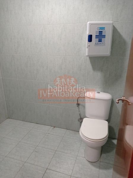 Foto e9ae579c-5afd-4ed5-87bd-c6aeb9ae21fd. Rent business premise in Feria Albacete