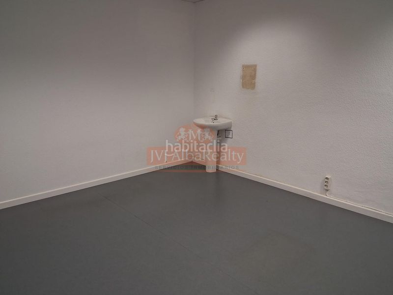 Foto b0b7b3c1-43ee-4801-822a-eceb6dda4a4b. Local comercial a El Pilar Albacete
