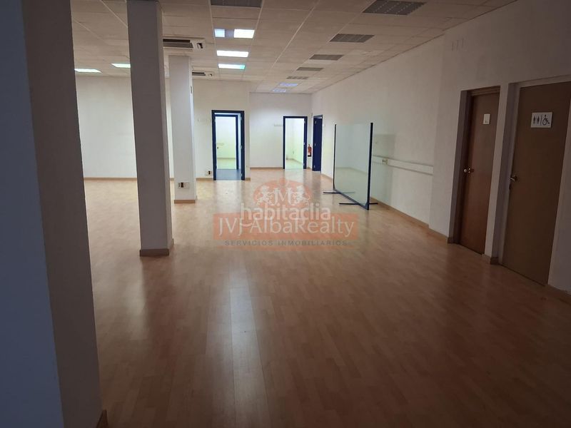 Foto b0cfac6f-7df4-4a65-b514-e47372a302ba. Local comercial a El Pilar Albacete