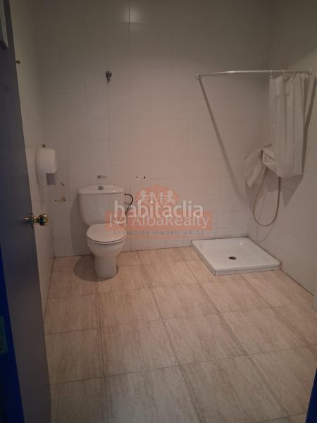 Foto c2c5e1ce-afbf-44c2-9a5c-bb91ca06fffa. Local comercial a El Pilar Albacete