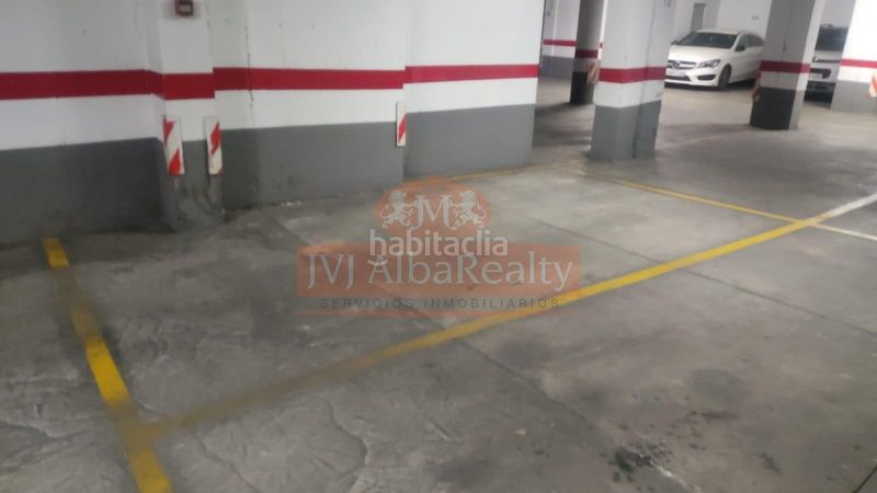 Foto 6c12618b-e164-4dee-99a2-81f159e133fd. Aparcament cotxe a Carretas - Pajarita Albacete