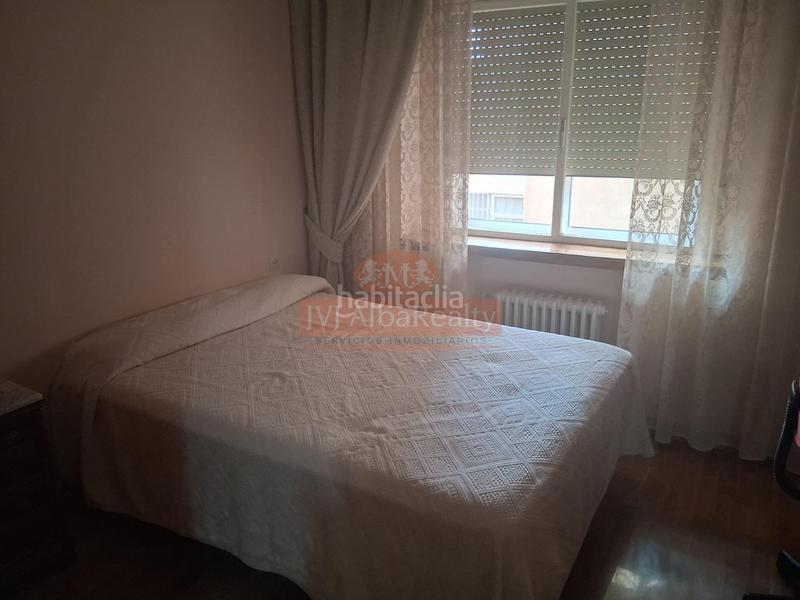 Foto e61b6324-e059-4fda-9f09-2fe122d950ab. Alquiler piso vivienda en alquiler en zona fuente del parque en Albacete