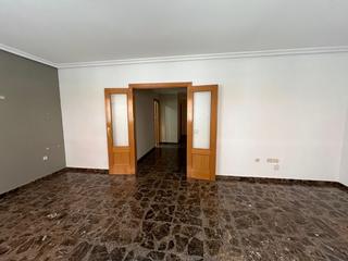 Miete Erdgeschoss in Fátima. Se alquila piso zona franciscano sin muebles