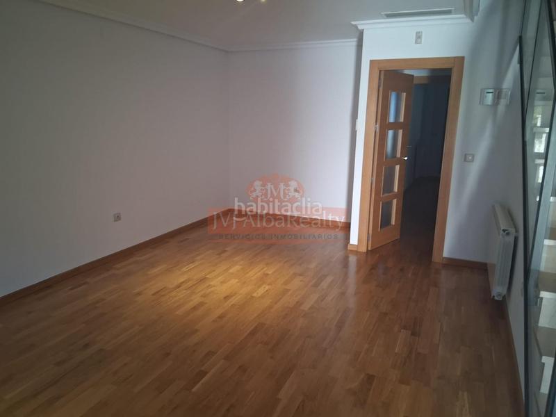 Foto f4bf65d5-8242-4eb3-b46d-dfc7bcaf4e6d. Rent chalet with heating parking pool in Facultad de Medicina Albacete