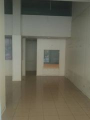 Lloguer Local Comercial a Centro. Se alquila local en zona centro