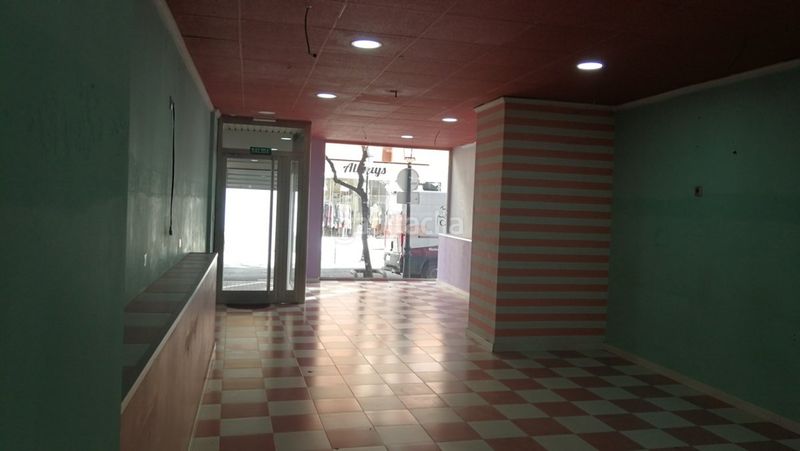 Foto b5a3ccf0-e0c3-480e-b93a-2386b219c0dc. Local comercial a Centro Albacete