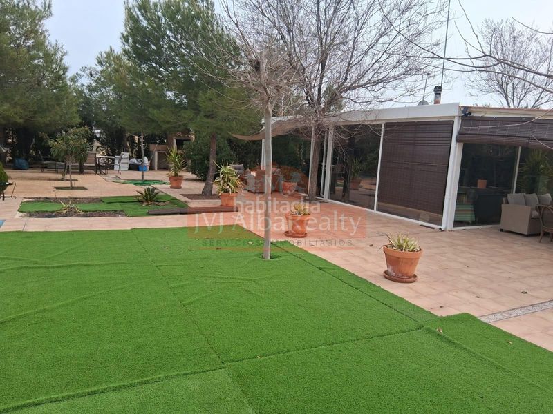 Foto 0bcaaf63-109e-4aa4-bb44-da0f422f2b97. Xalet amb aparcament piscina a Feria Albacete