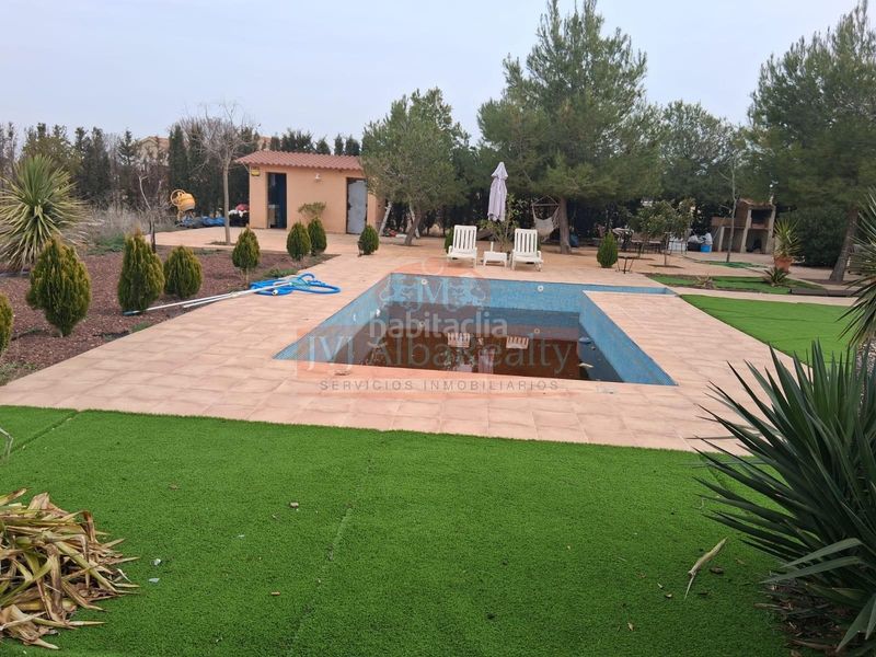 Foto 6d481037-42f1-4eda-b9ba-98c79dca29d7. Xalet amb aparcament piscina a Feria Albacete