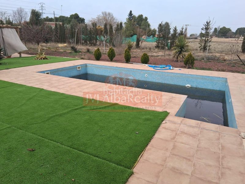 Foto 6dbde12d-6c17-45eb-b905-42db1dec0ab7. Xalet amb aparcament piscina a Feria Albacete