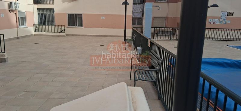 Foto 48c5356e-7f4c-4660-8228-87f4f0a8aa90. Pis amb calefacció aparcament piscina a Ensanche - Franciscanos Albacete