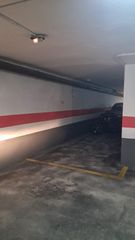 Car parking in Centro. En venta plaza de garaje en calle iris