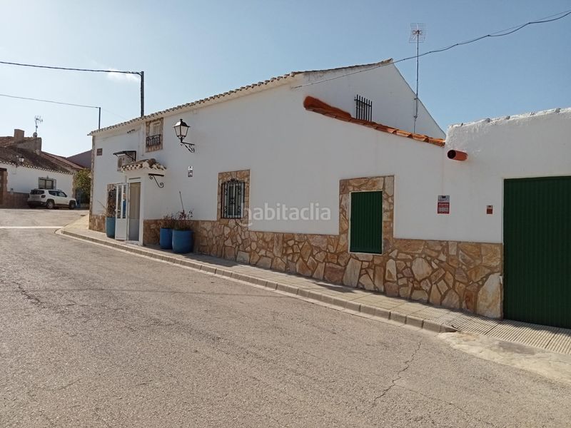 Foto 063e5890-fa8a-46f8-b8f6-7b3ca8edc77a. Casa amb aparcament a Lezuza