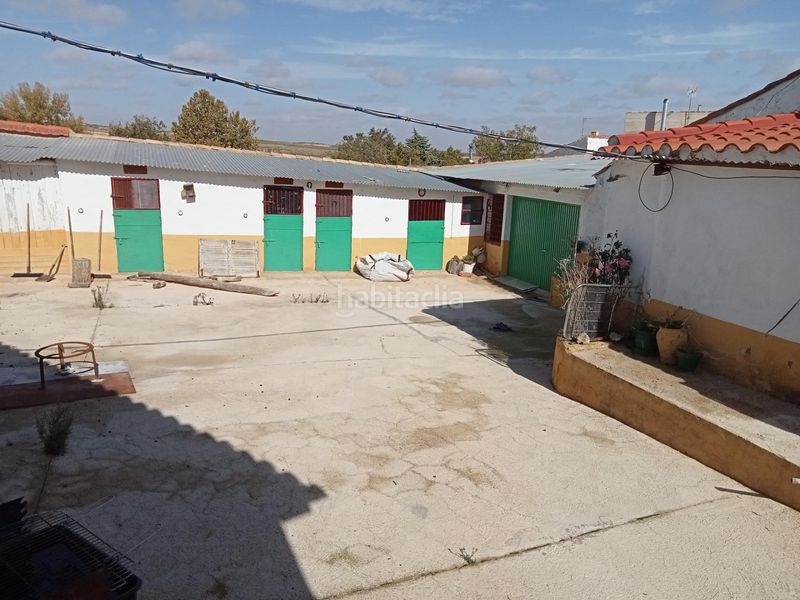 Foto fade5d7b-23b5-471a-9bd2-919e647b32d7. Casa amb aparcament a Lezuza