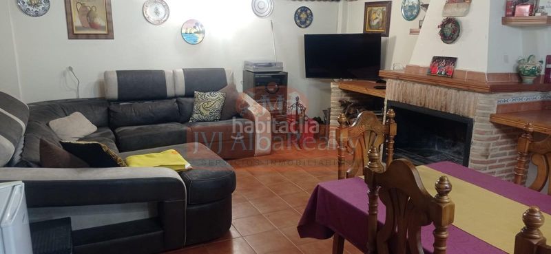 Foto 5b357290-4436-4cb7-81ee-f3c97f917920. Casa adossada amb calefacció aparcament a Alto de los Molinos Albacete