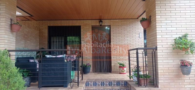 Foto 6235ea5e-aedd-4b50-90d7-e6dbde4e43d9. Casa adossada amb calefacció aparcament a Alto de los Molinos Albacete