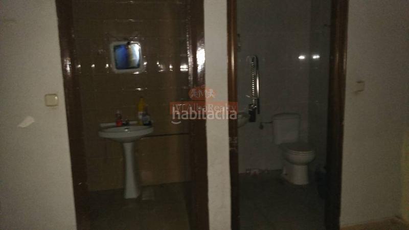 Foto 3fa453e1-4ab8-4d9d-bbb1-bcbbfa7d51d3. Lloguer local comercial a Feria Albacete