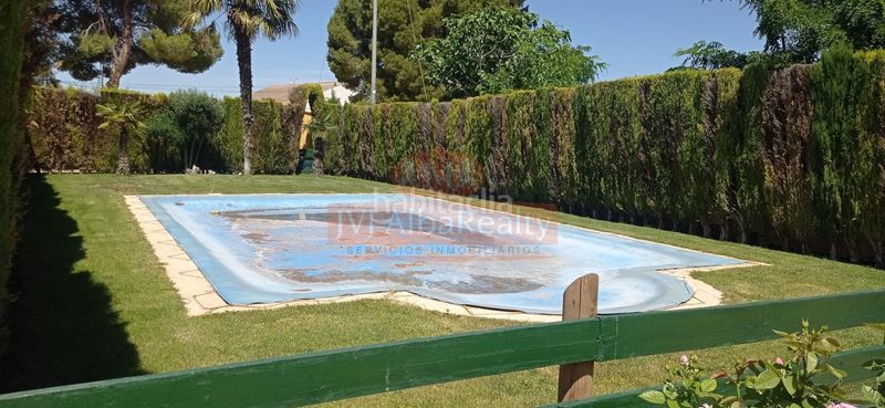 Foto 1ebb51b8-5aff-4ac5-8490-ee68c71f8b59. Casa amb aparcament piscina a La Milagrosa Albacete