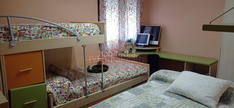 Foto 5aa85ae4-c223-4172-a7fc-3e5a441f6712. Casa amb aparcament piscina a La Milagrosa Albacete