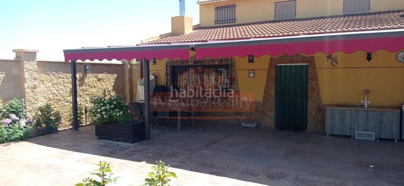 Foto 7e38639e-1f8d-4918-b5e6-909a1676417f. Casa amb aparcament piscina a La Milagrosa Albacete