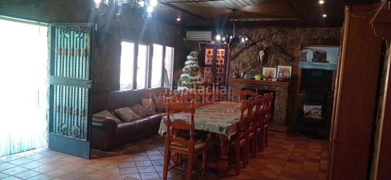 Foto 8a5ad2ea-b59d-4e82-8396-a82a829645d9. Casa amb aparcament piscina a La Milagrosa Albacete