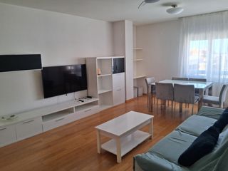Apartament a Alto de los Molinos. Lujoso y muy amplio apartamento junto al corte inglés
