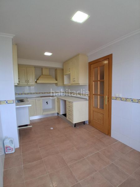 Foto a18b2607-d1ef-4093-afb1-d878e410c170. Casa adossada amb calefacció aparcament piscina a Balazote