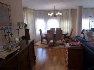 Miete Etagenwohnung in Centro. Espectacular vivienda en alquiler sin muebles en centroayuntamie