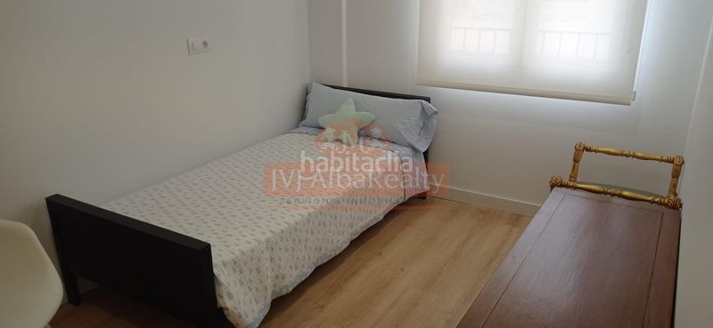 Foto 844fda22-254a-4f18-bada-c8d1514ae883. Rent flat with heating in Centro Albacete
